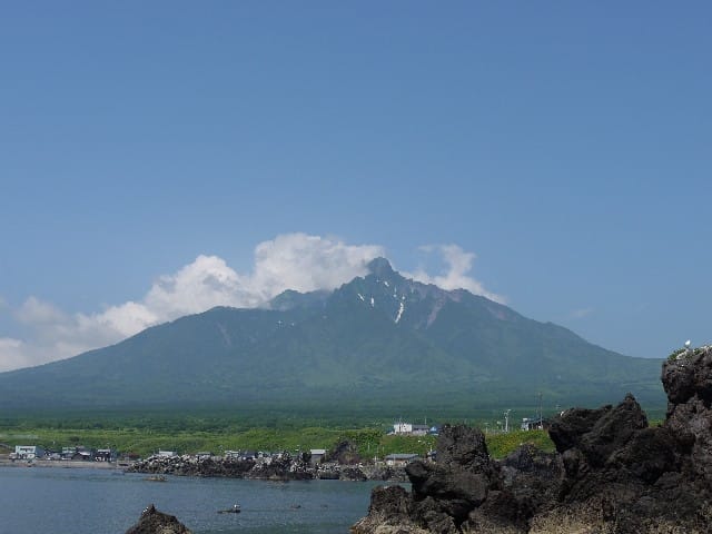 利尻山の自然を時間たっぷり満喫しよう～登山家に人気の「利尻山」～